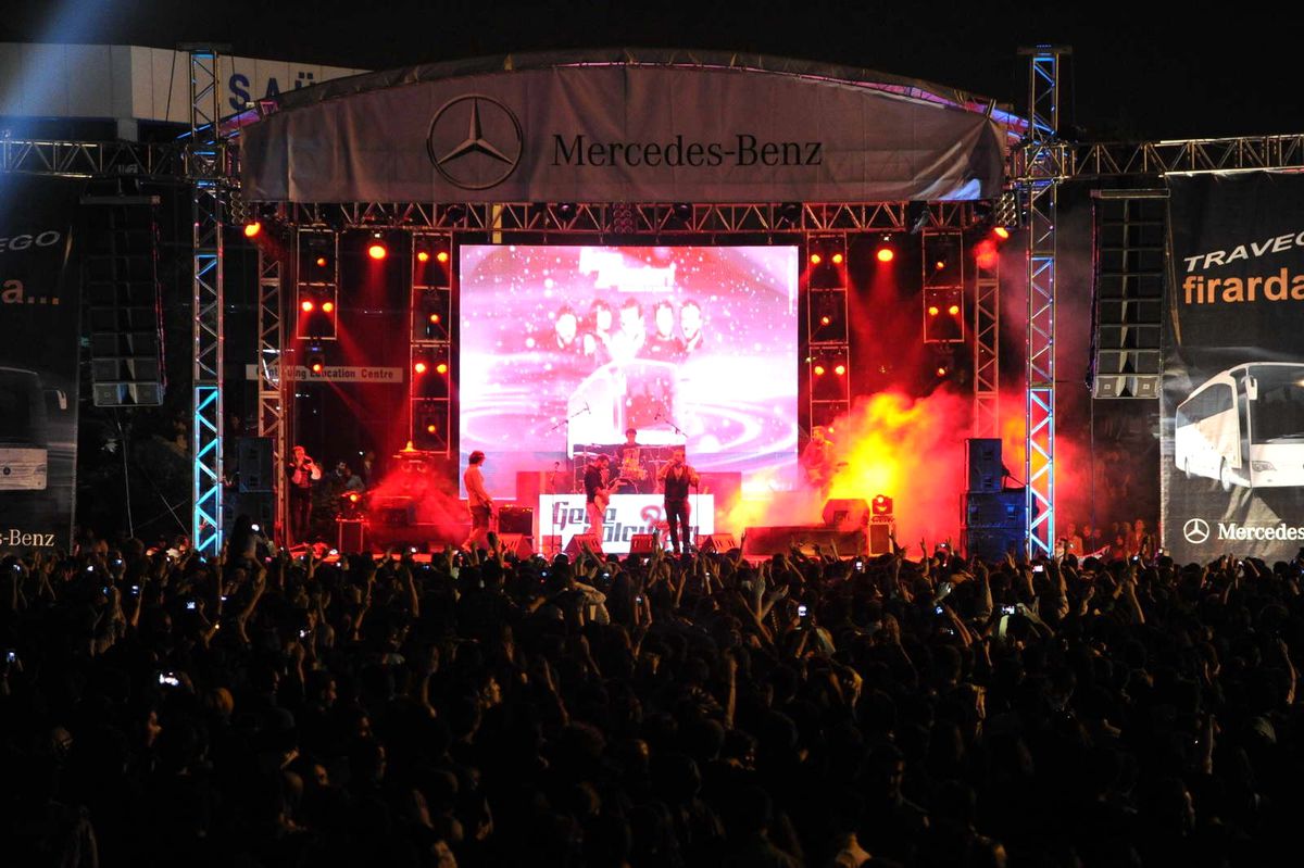 Gece Yolcuları Saü\'de Öğrencileri Coşturdu