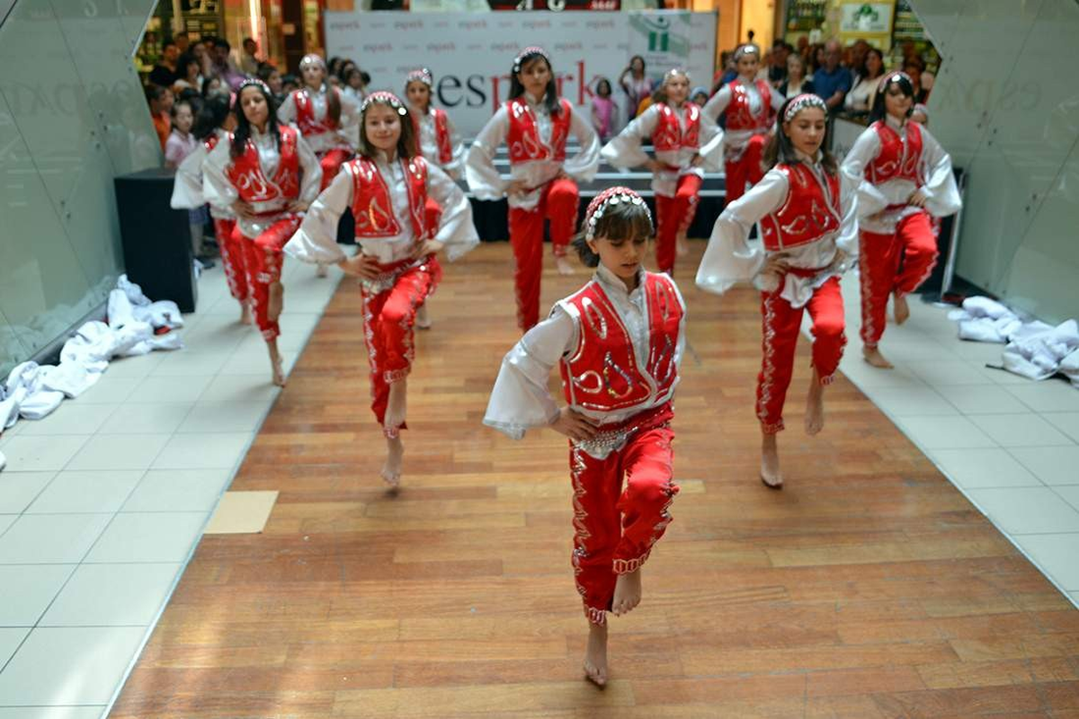 'Hayvan Sevgisi' Resim Yarışmasında Ödül Töreni
