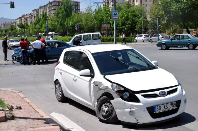 kayseri de trafik kazasi 5 yarali