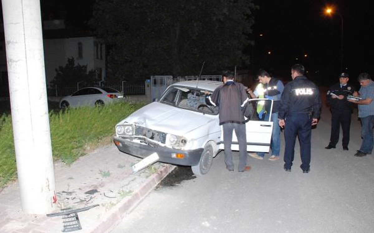 Hastaneye Giderken Trafik Kazası Geçirdi