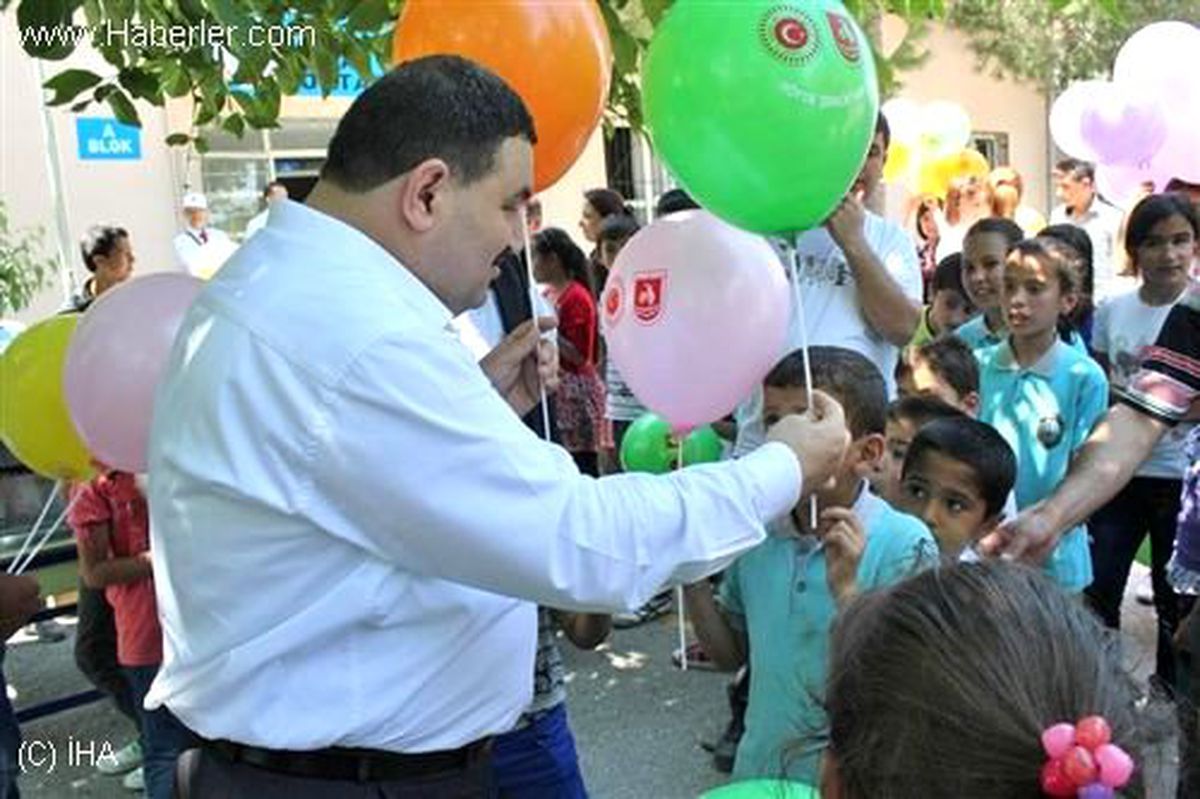 Köyde Yaşayan Çocuklar Doyasıya Eğlendi
