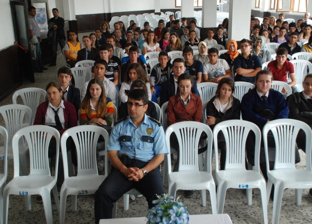 Öğrencilere Madde Bağımlılığı Uyarısı