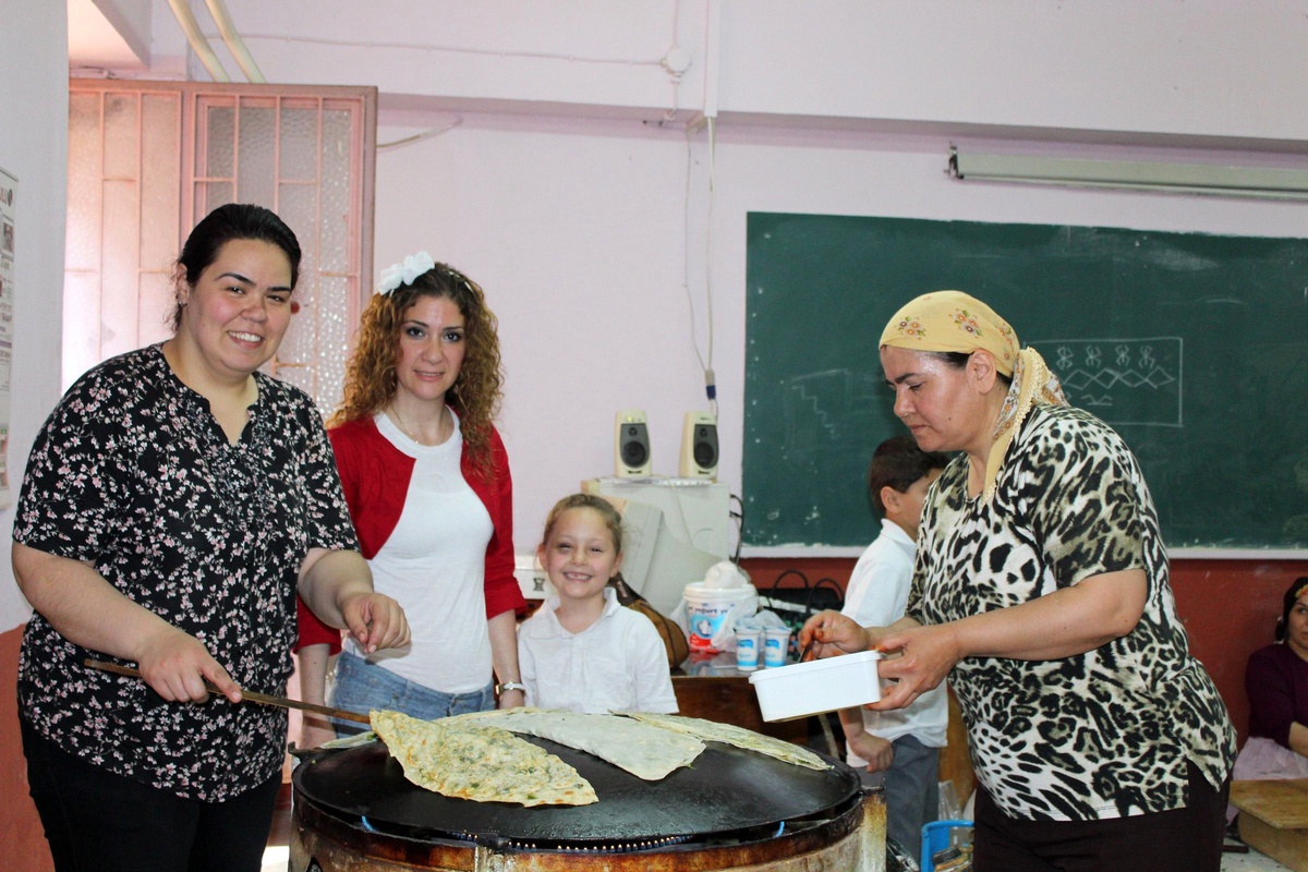 Okul Aile Birliği\'nden Okul Yararına Kermes
