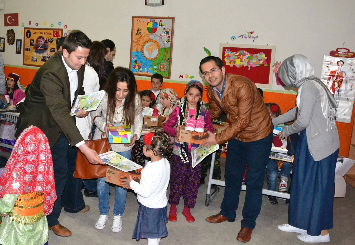 Osmangazi Ak Gençlikten, Eğitime Tam Destek