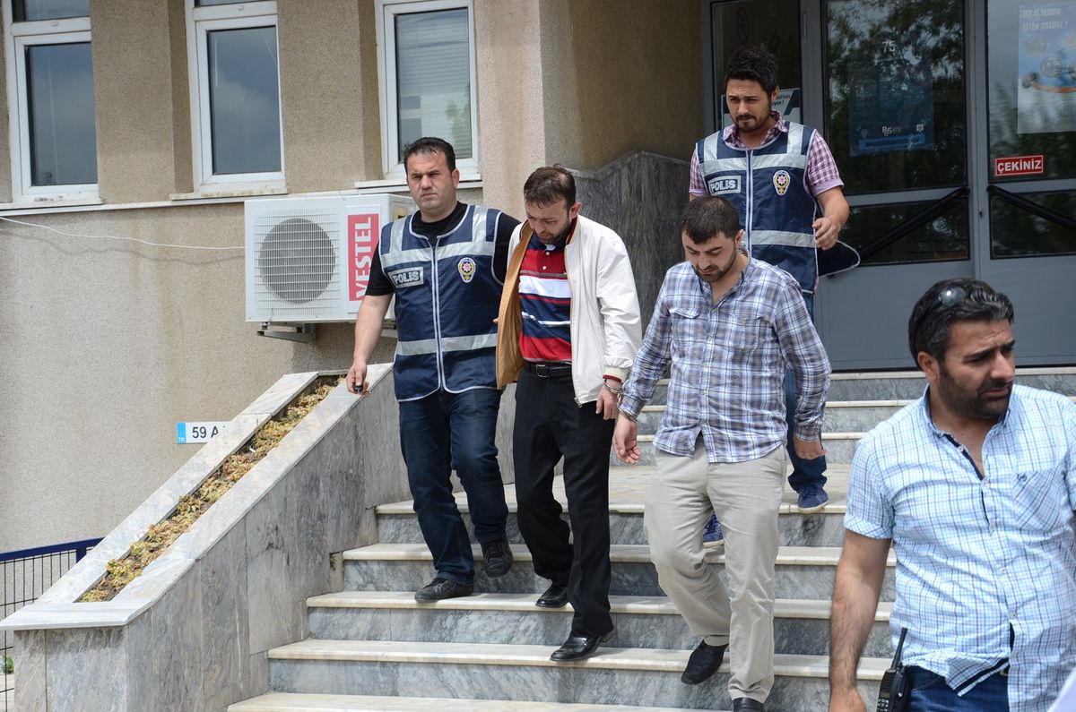 Polis Merkezi Yanındaki Silahlı Saldırının Şüphelileri Yakalandı