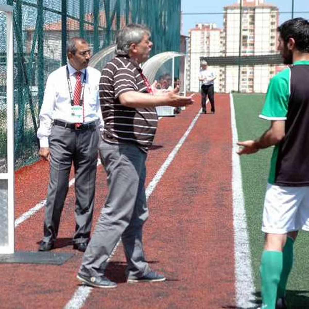 Sigara İçti, Maç Tatil Oldu