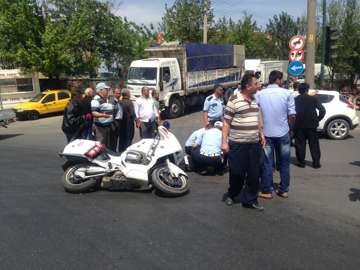 Trafik Polisi Kaza Yaptı