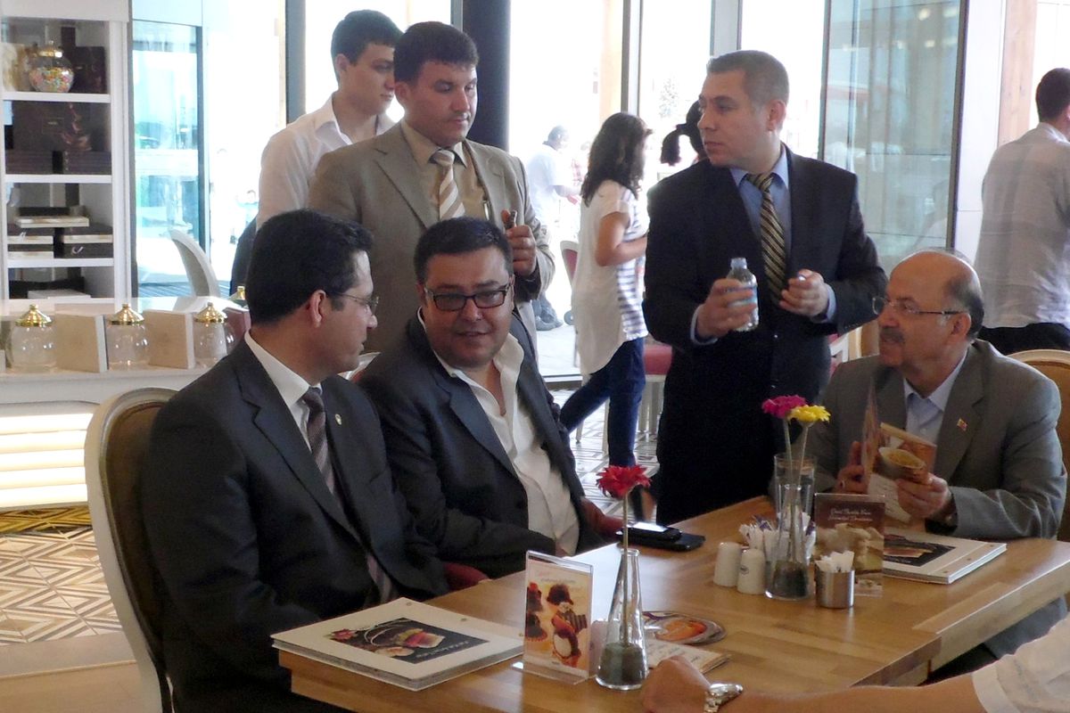 Vali Kolat Piazza\'yı Ziyaret Etti