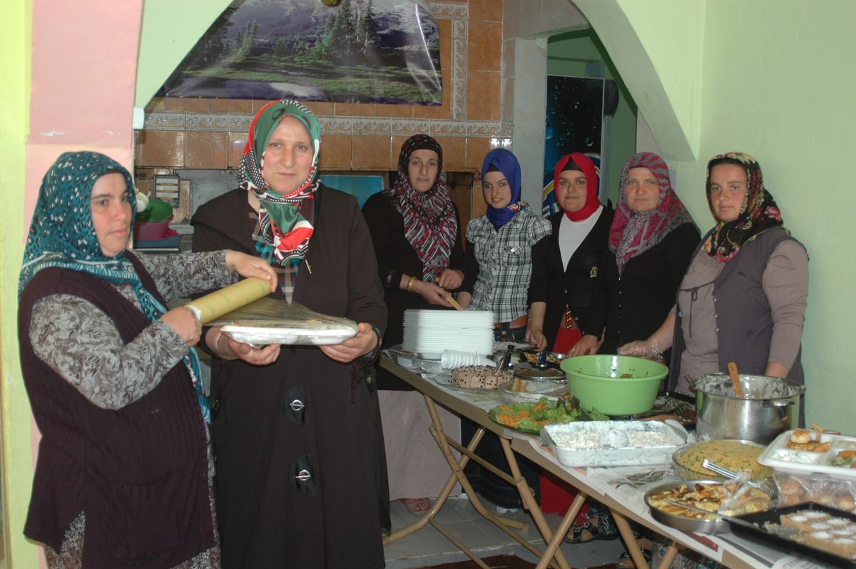 Velilerden Okul Yararına Kermes