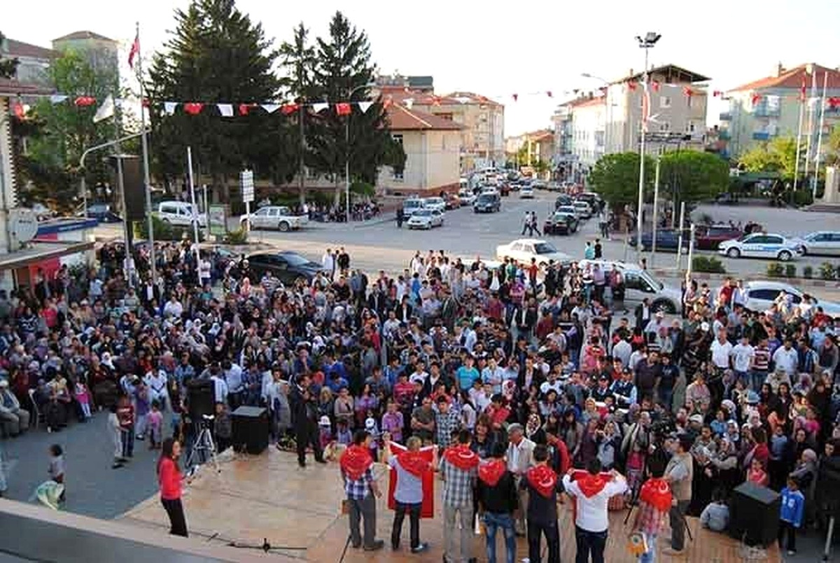 93-2 Tertip Askerler Kına Yakılarak Uğurlandı