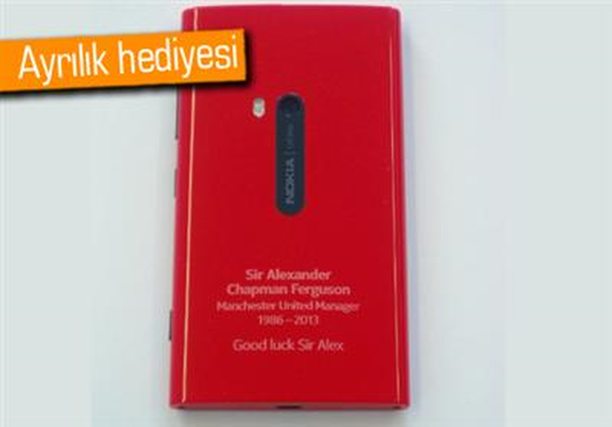 Alex Ferguson\'a Özel Kırmızı Lumia 920 Üretildi