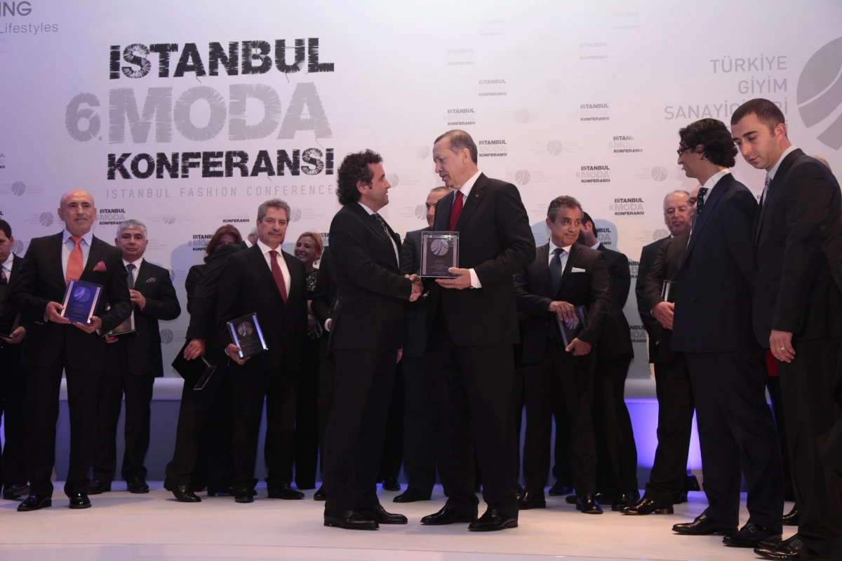 Başbakan Erdoğan\'dan Bursalı Sanayiciye Ödül