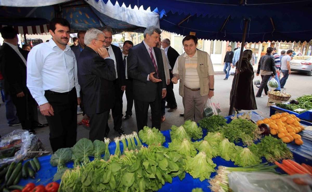 Başkan, Karamürsel Pazarını Dolaştı