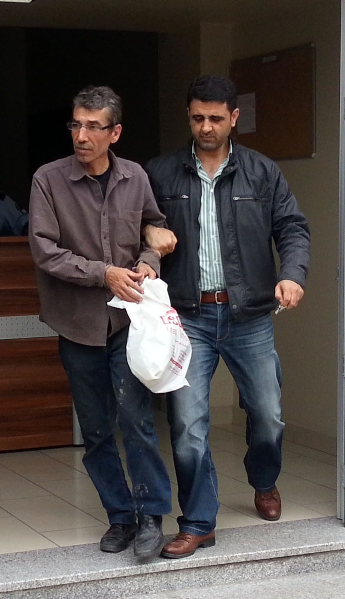 Bira Şişesiyle Adam Yaralamaya 4 Yıl 2 Ay Hapis