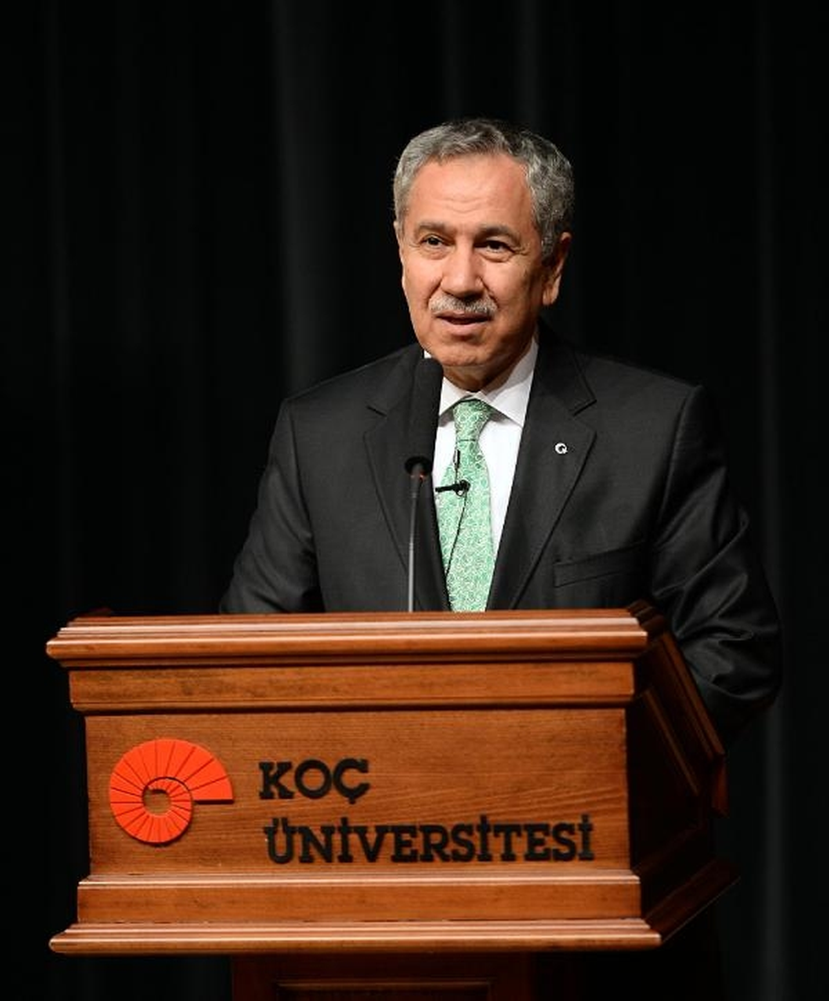 Bülent Arınç: "Meclisin Anayasa Yapması Lüks Değil Bir Görevdir"