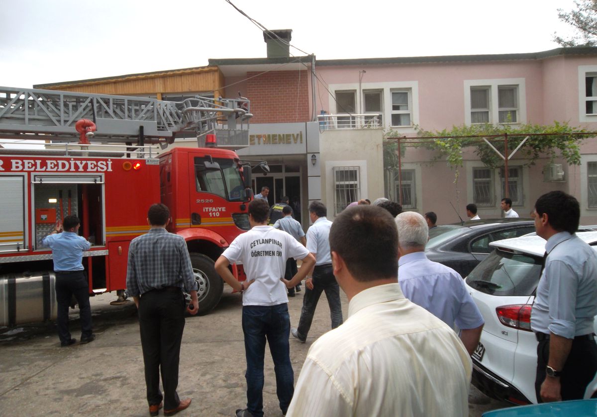 Ceylanpınar\'da Öğretmen Evinde Yangın