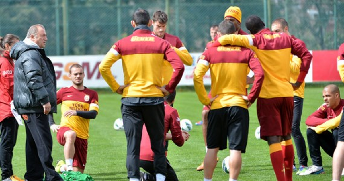 Galatasaray\'da Fenerbahçe Maçı Hazırlıkları Sürüyor