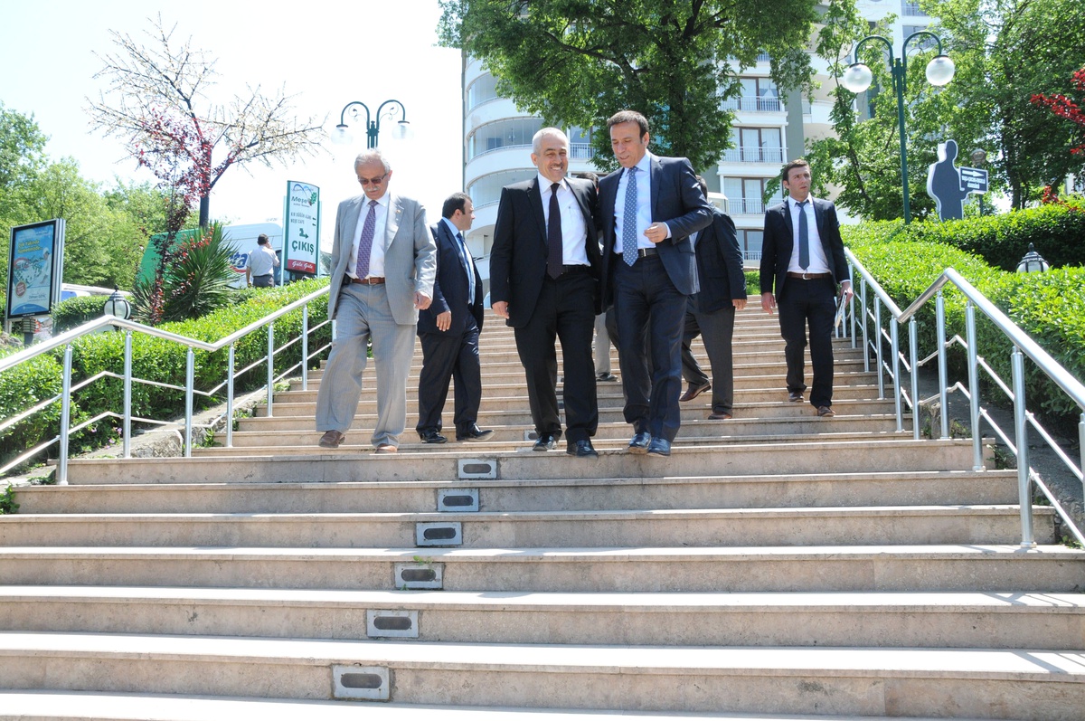 Genç: "Büyükşehir Yasası Fırsat"