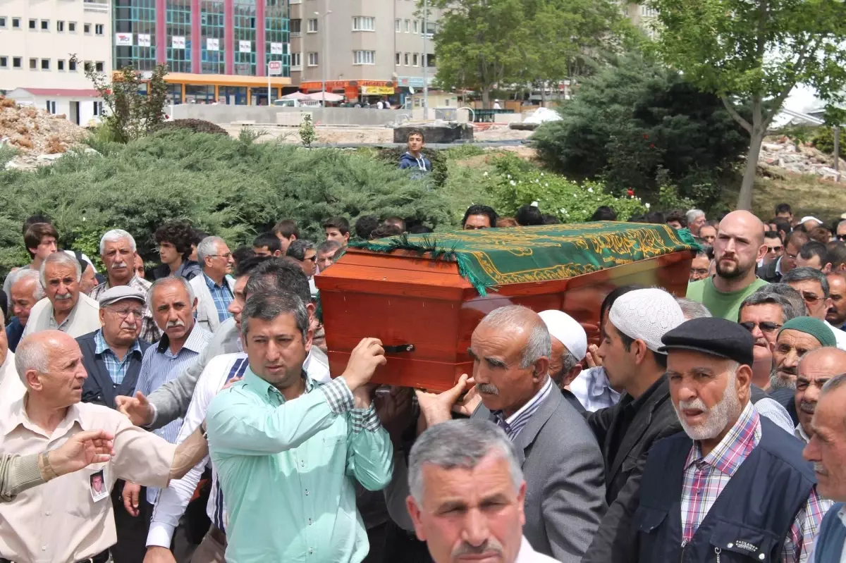 Mustafa Kandemir Hayatını Kaybetti