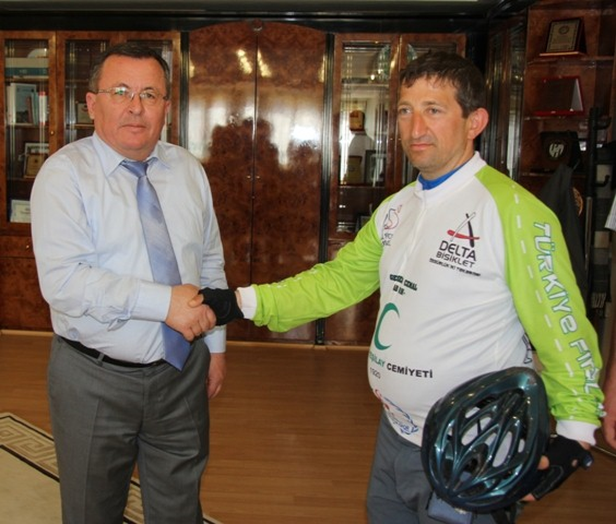 Gönüllü Bisiklet Kullanıcısı Başkaptan'dan Başkan Vekili Akın'a Ziyaret