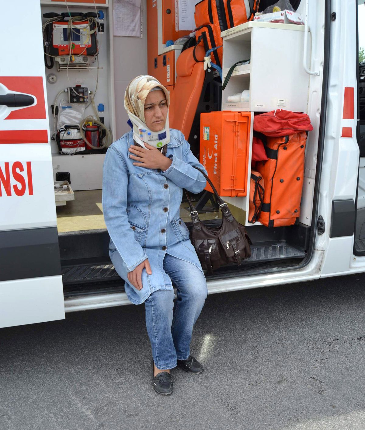 Halk Otobüsü ile Midibüs Çarpıştı: 8 Yaralı