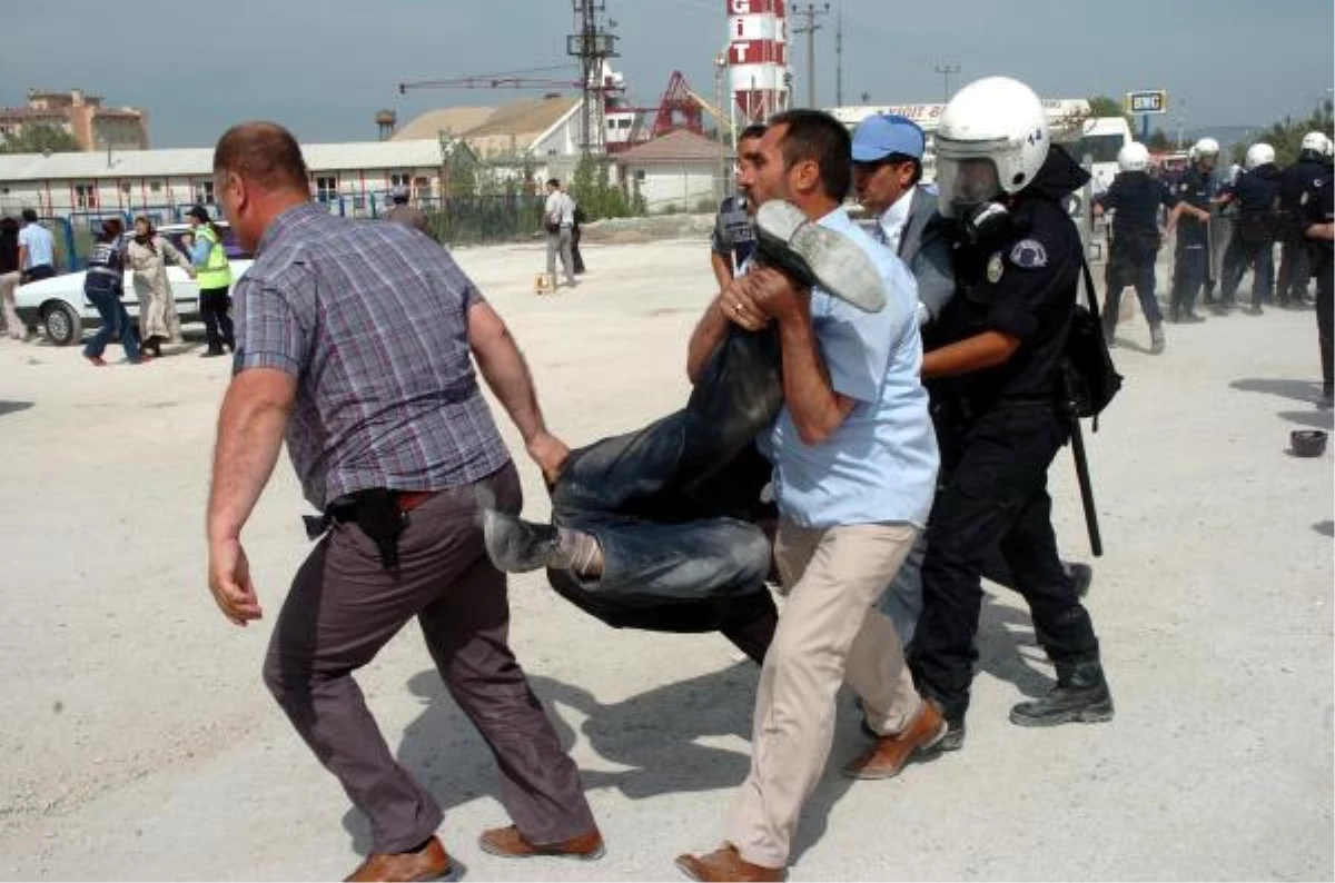 Eylemciler Polisle Çatıştı