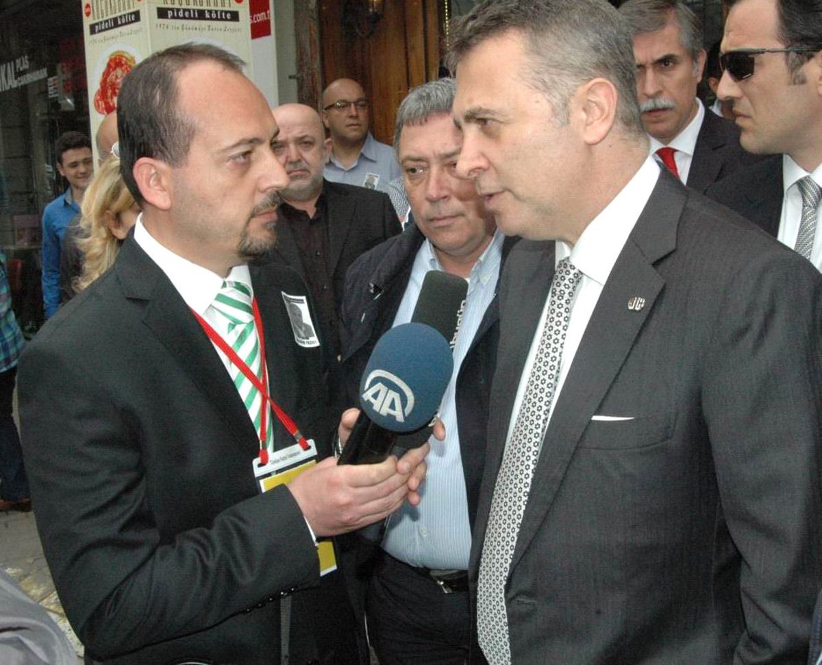 İbrahim Yazıcı\'nın Cenazesinde Beşiktaş\'tan Bursaspor\'a Zeytin Dalı