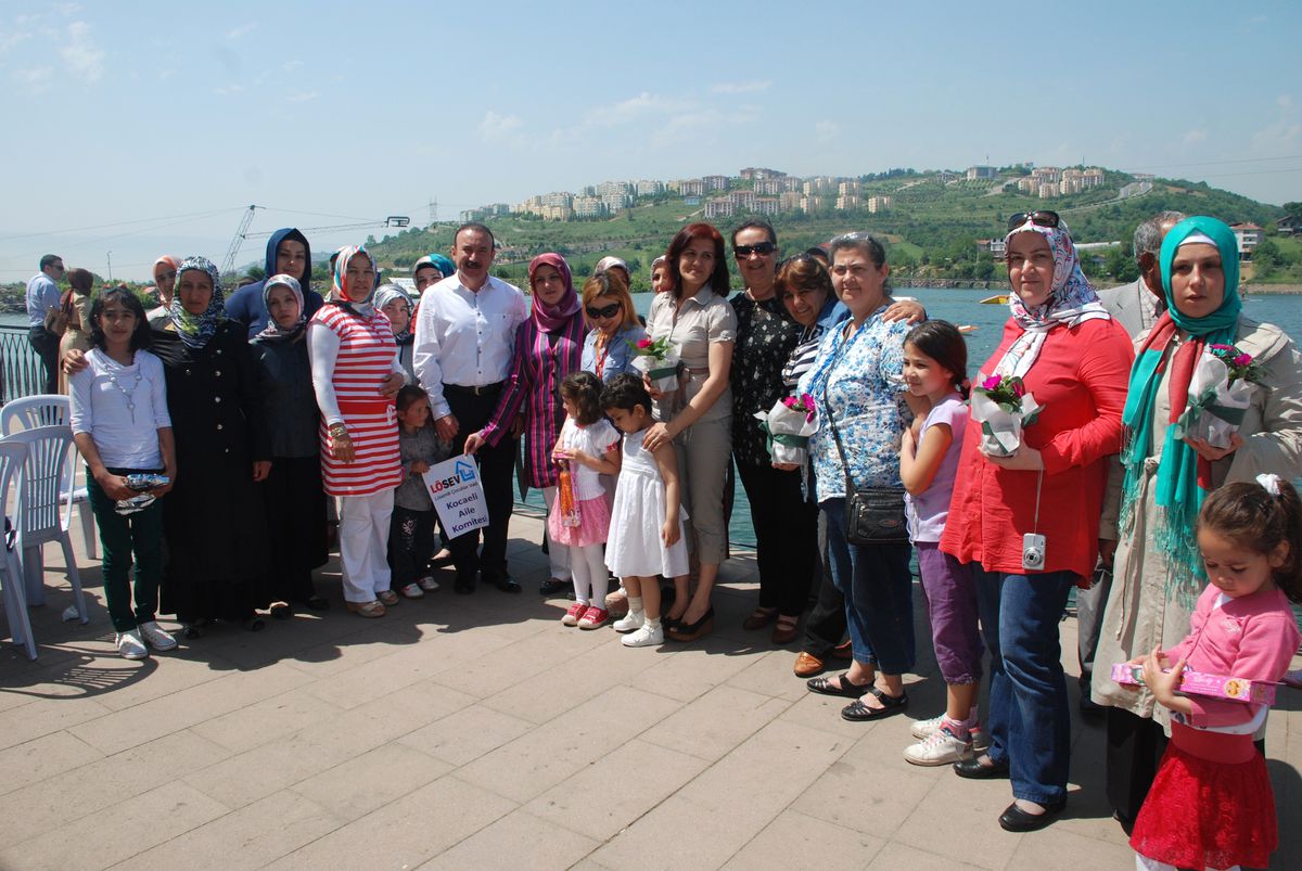 Lösemili Çocuklar Gölkay\'ı Çok Sevdi