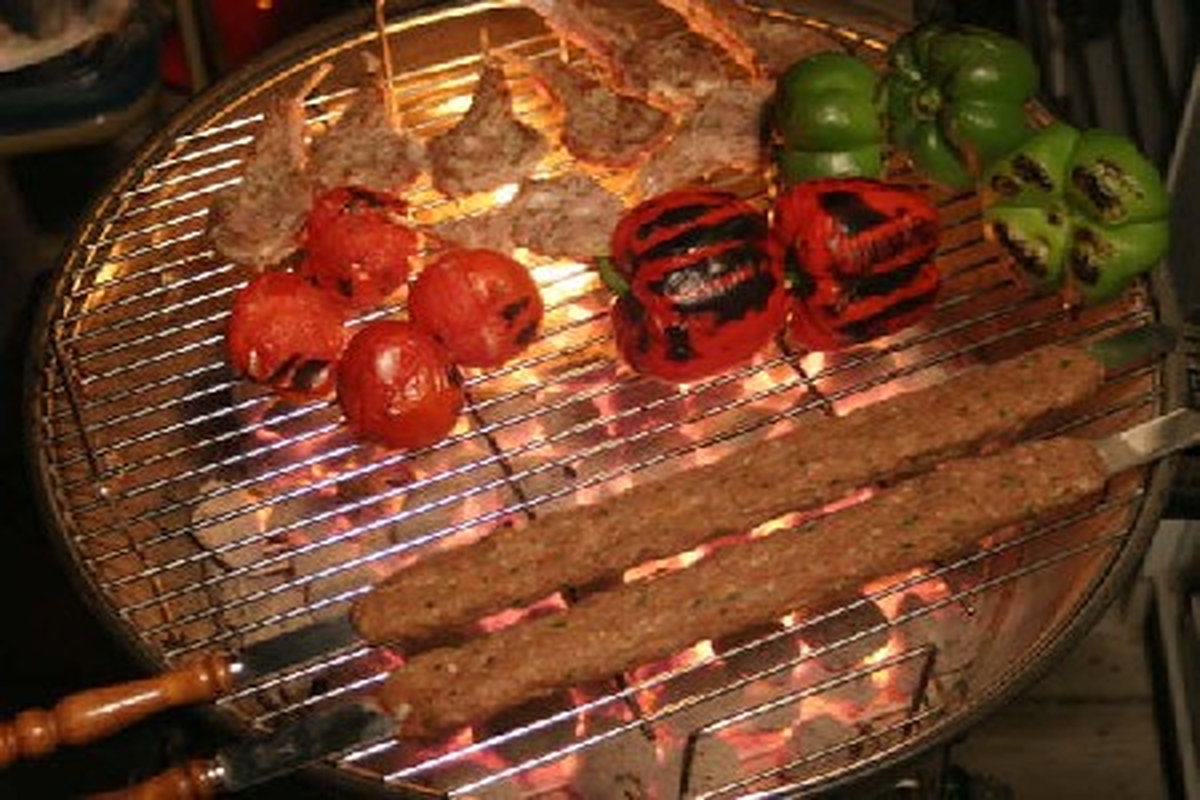 Mangal Yaparken Evini Yaktı