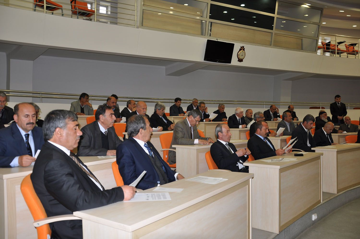 Milletvekillerinin Mali, Sosyal Hak ve Yükümlülükleriyle İlgili Yasa Teklifi Komisyonda Kabul Edildi