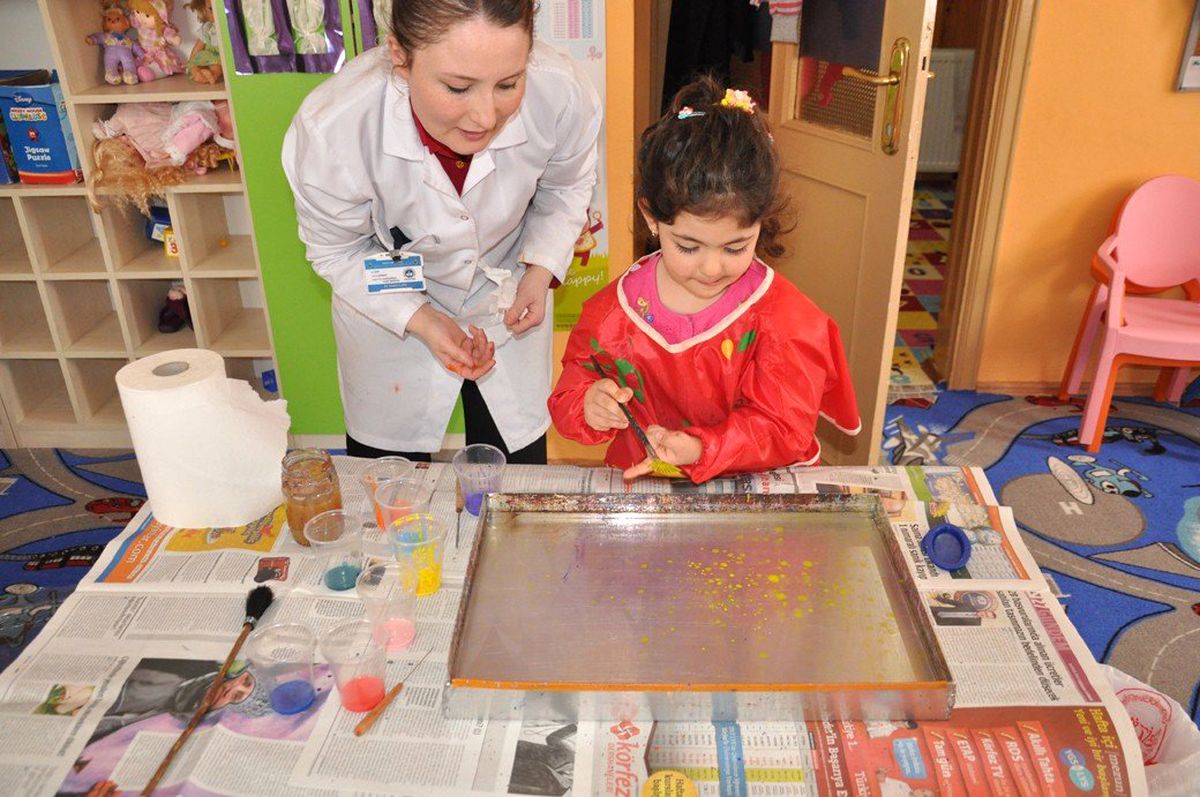 Minikler Ebru Yaptı