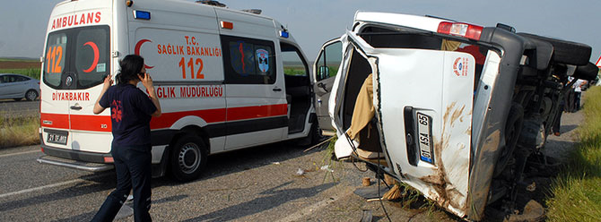 Öğrenci Servisi Devrildi:1 Ölü 15 Yaralı