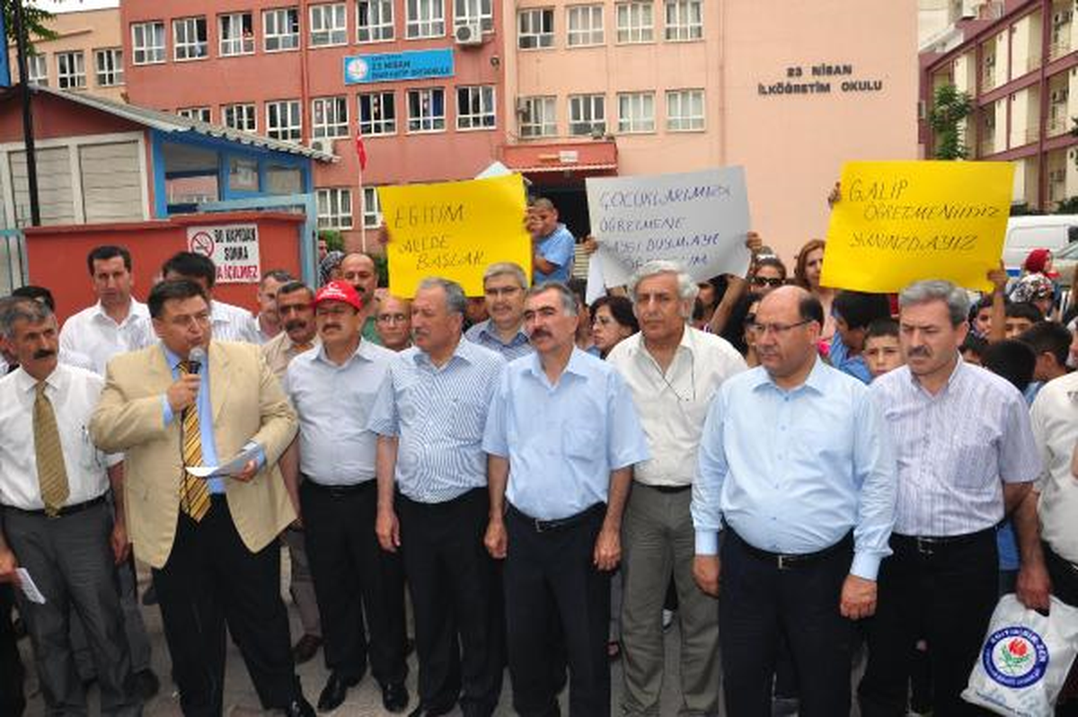 Öğretmene Dayağa Protesto