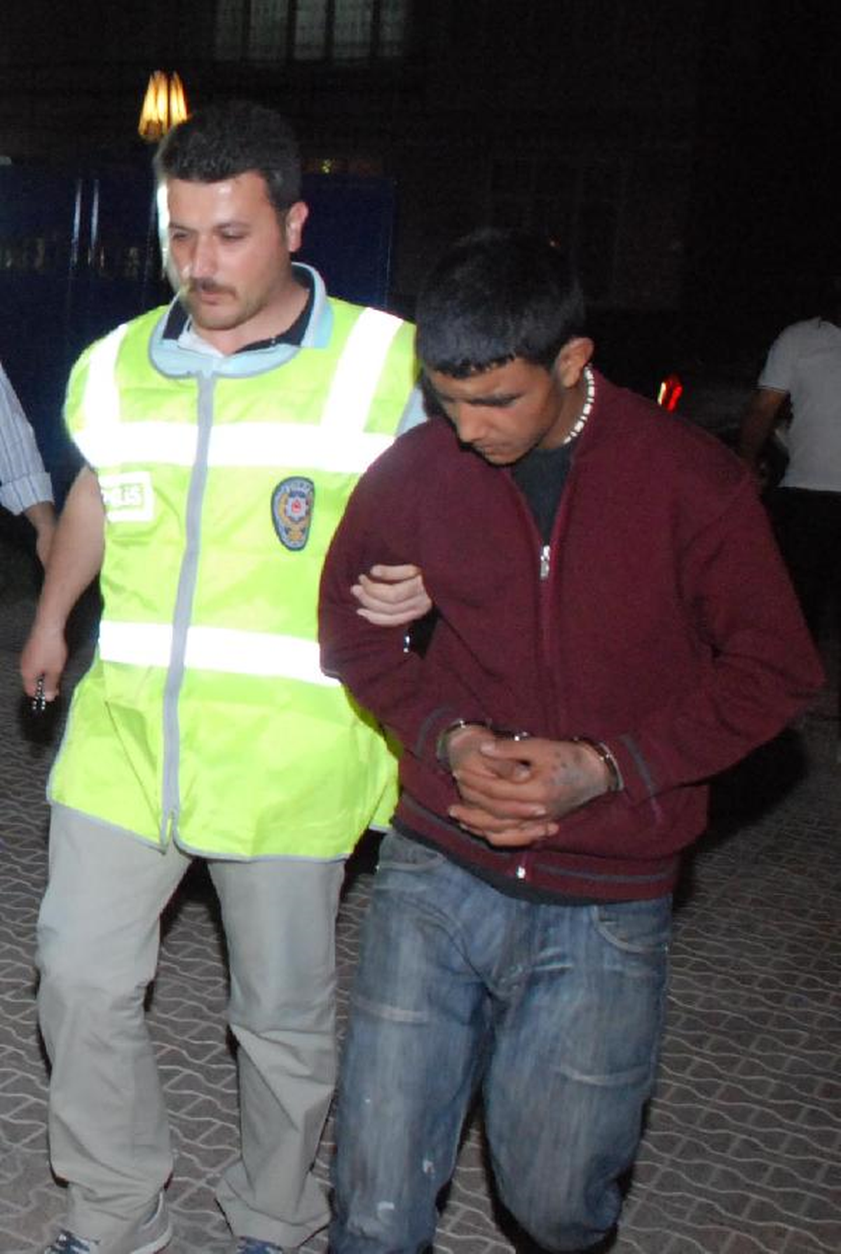Polisin Bacağını Kıran Hırsız Yakalandı