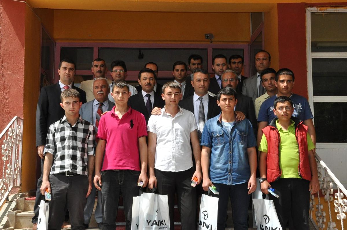 Robot Yarışmasında Derece Elden Öğrenciler Ödüllendirildi