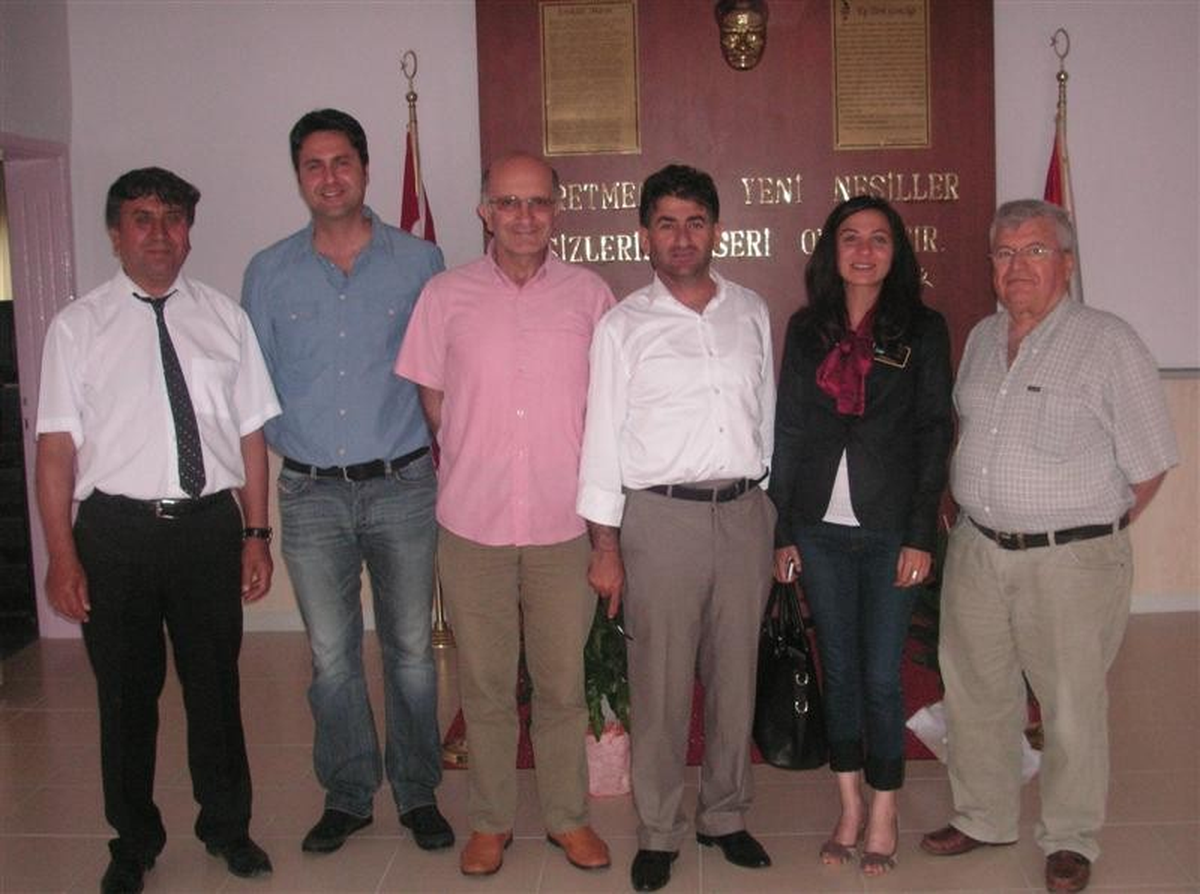 Rotaryenlerden Didim Akbudak Okuluna Destek