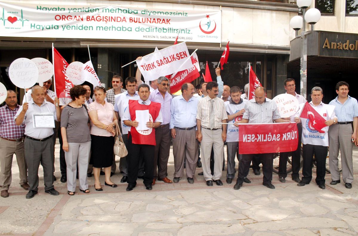 Sağlıkta Çalışan Hizmetliler Kadro İstedi