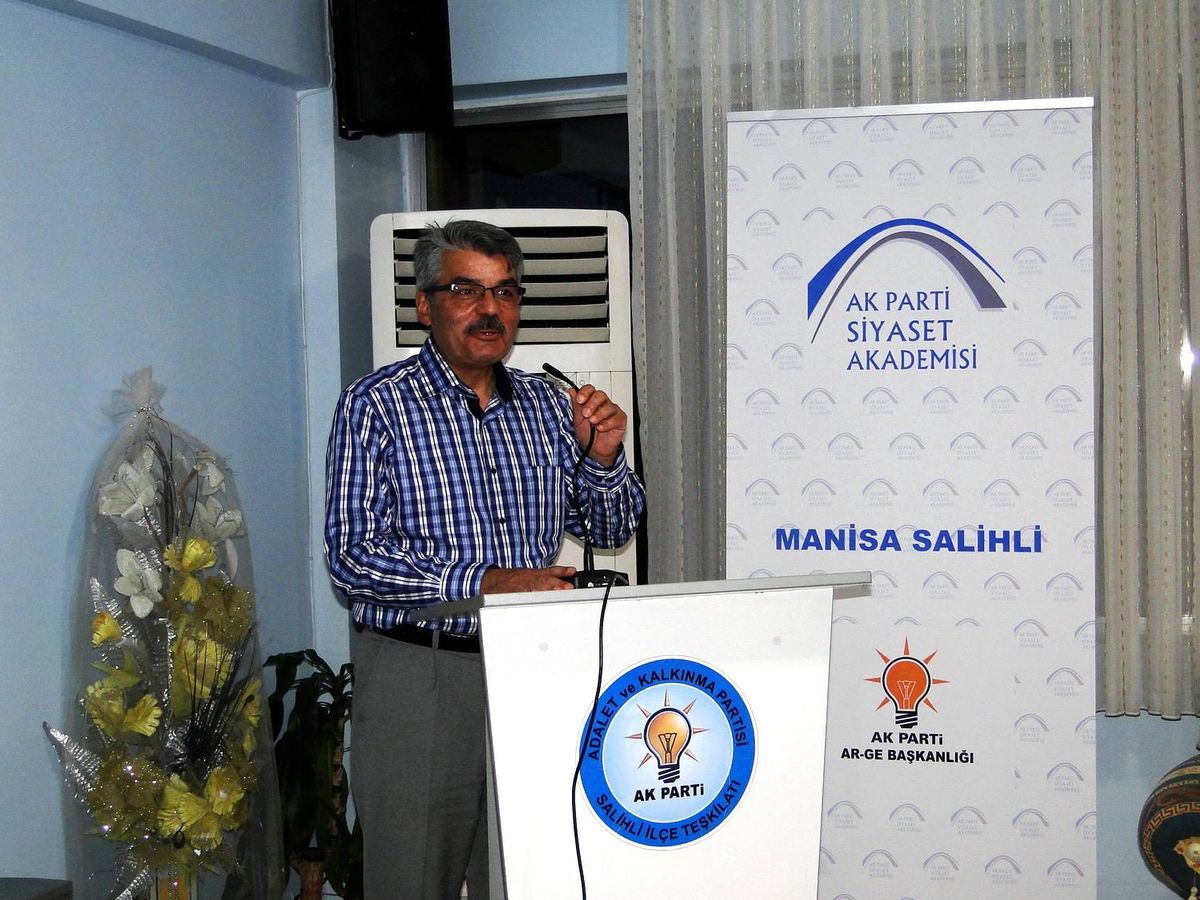 Salihli\'de Siyaset Akademisi Devam Ediyor