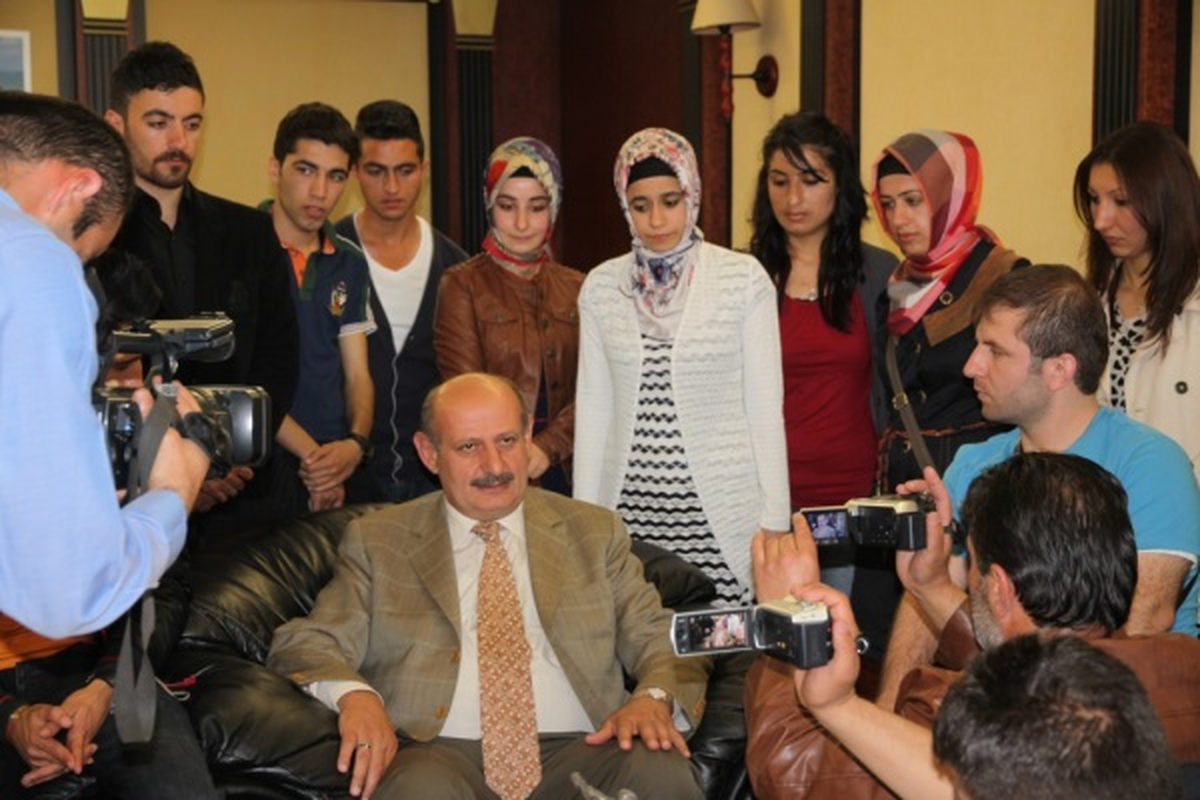 Siirt\'li Gençlerden Başkan Bakırcıya Ziyaret