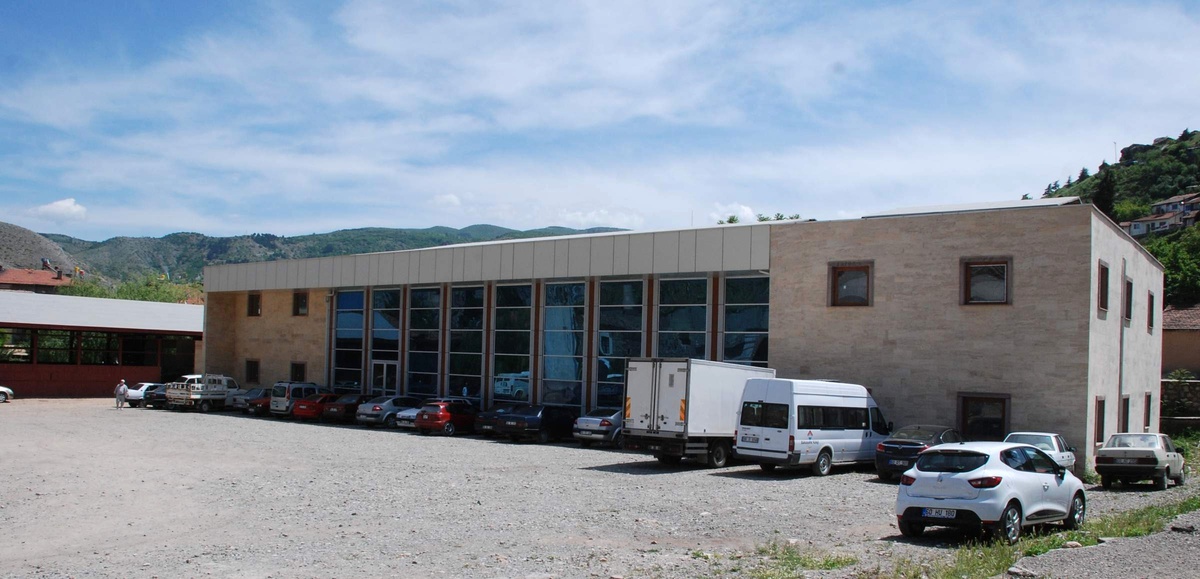 Tarihi Çarşıya Modern Bina