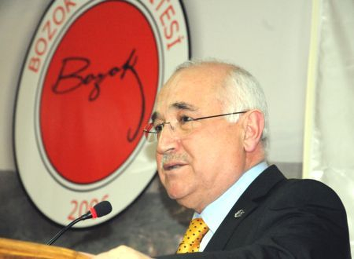 TBMM Başkanı Cemil Çiçek, Milletvekillerinin Bazı Haklarına Yönelik Yapılan Çalışmaya İlişkin, "Bu...