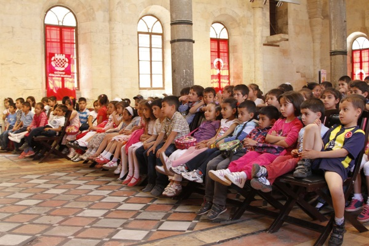 Tiyatro Festivali Heycanı Başladı