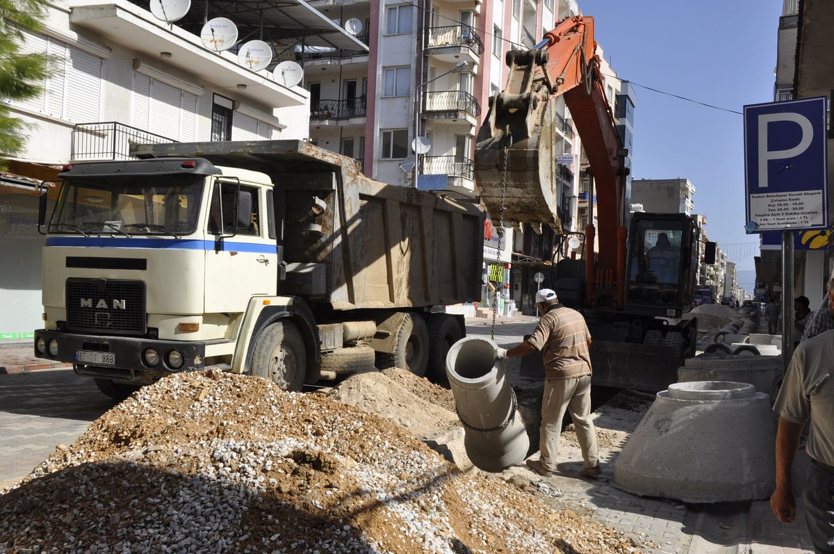 Torbalı\'da Altyapı Bitti, Sıra Yollarda