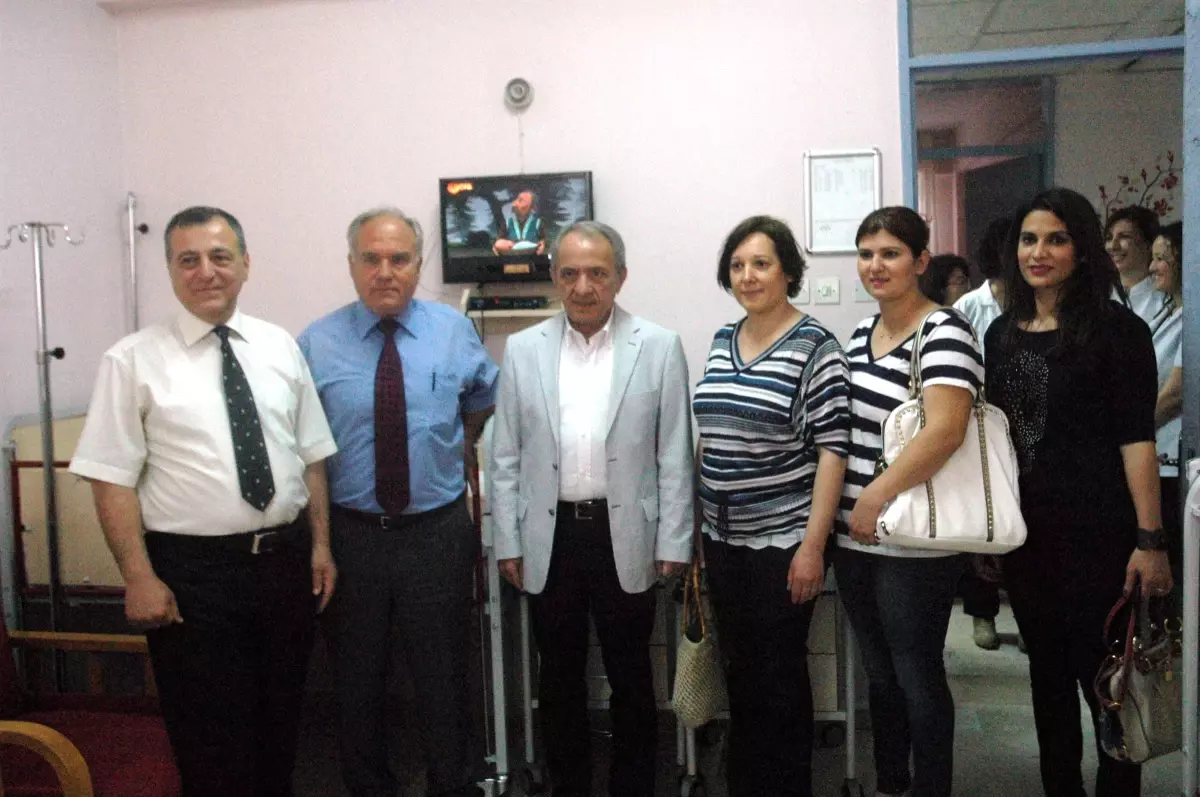 Ülkem Koleji\'nden Çocuk Hastanesine Televizyon