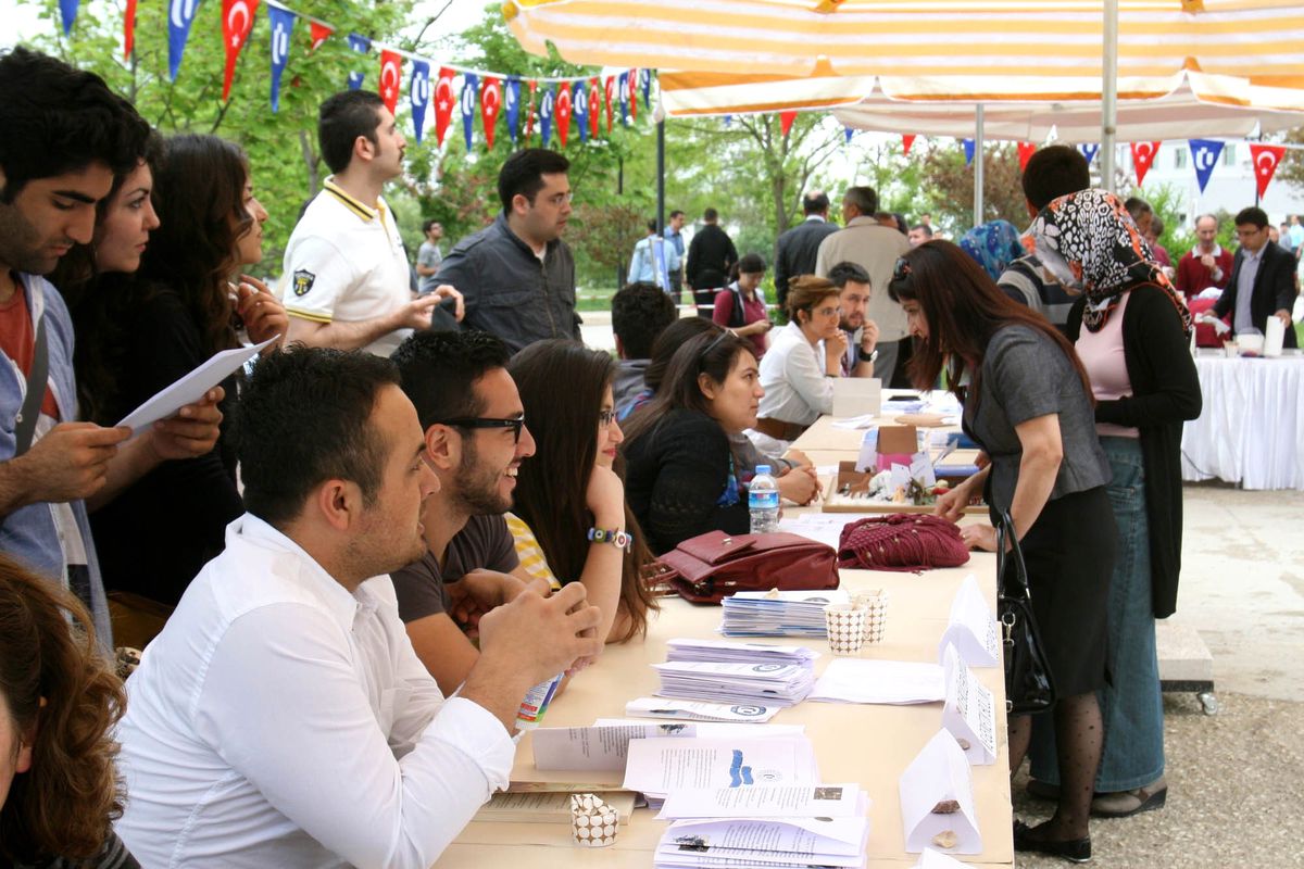Uşak Üniversitesi\'nde Tanıtım ve Kariyer Günleri Etkinliği