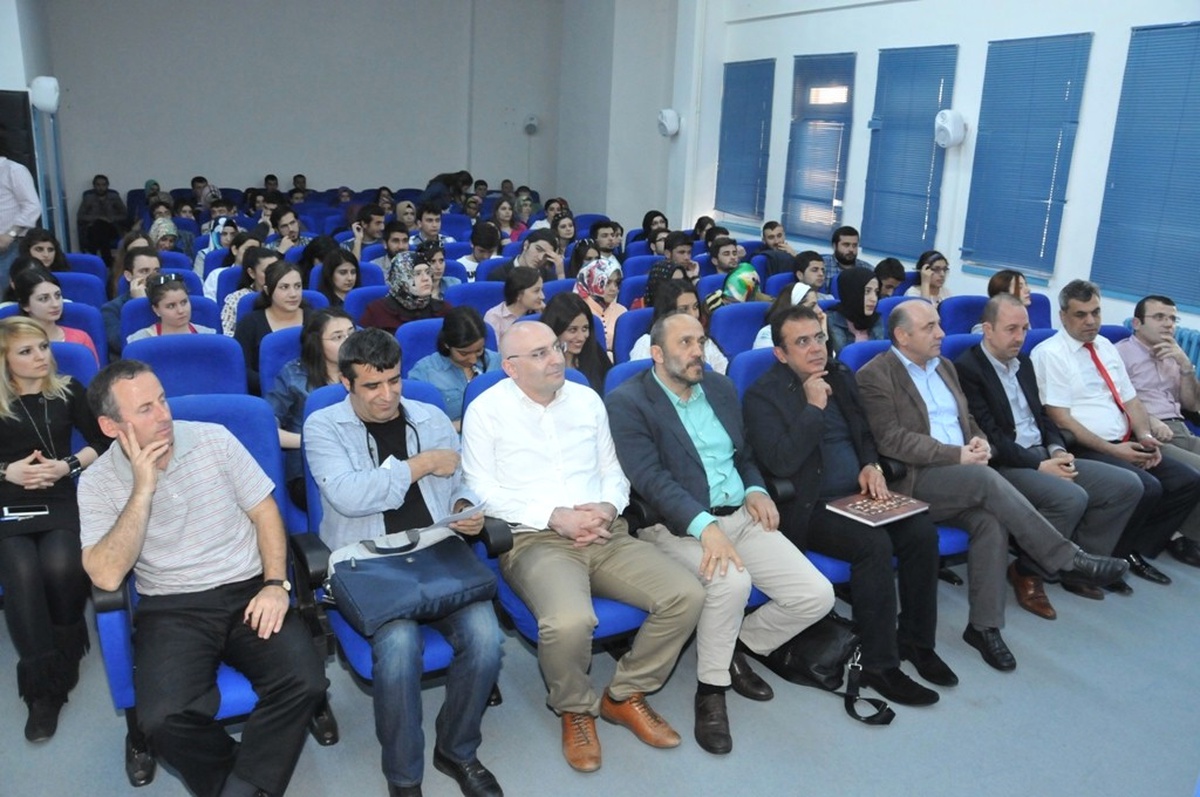 Yüzler Coğrafyasında Bir Söz Haritası