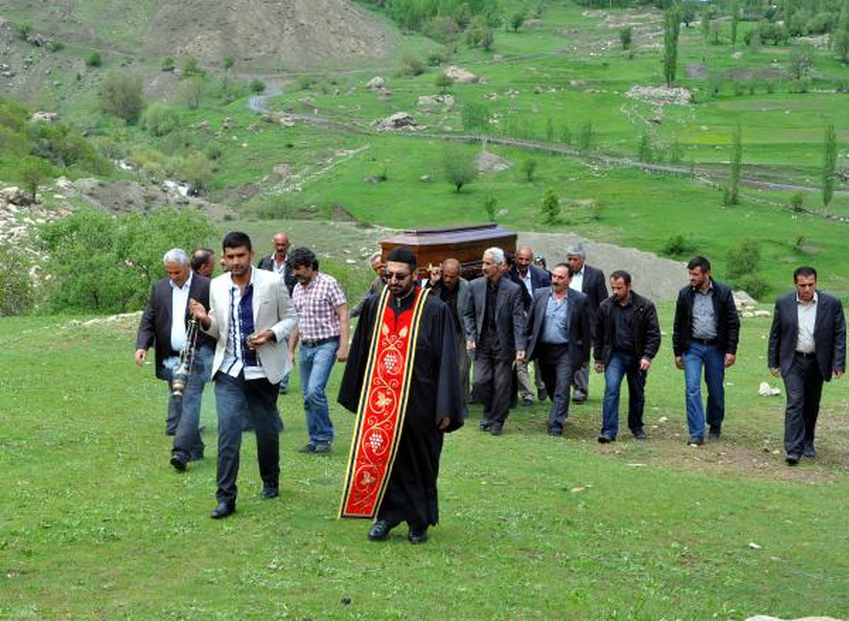 Süryaninin Cenazesi Kato Dağı\'nda Defnedildi