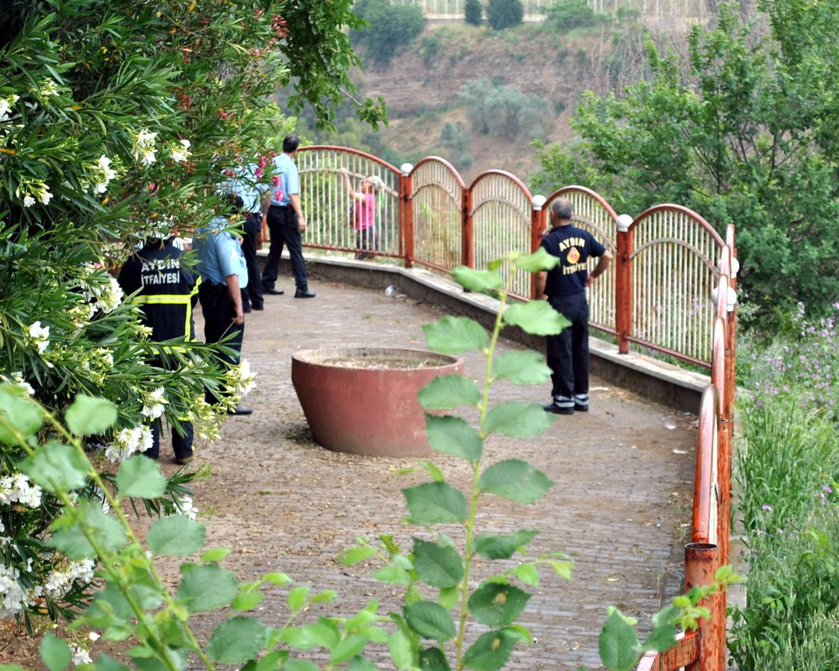 9 Aylık Bebeğiyle Uçurumun Kenarına Çıktı