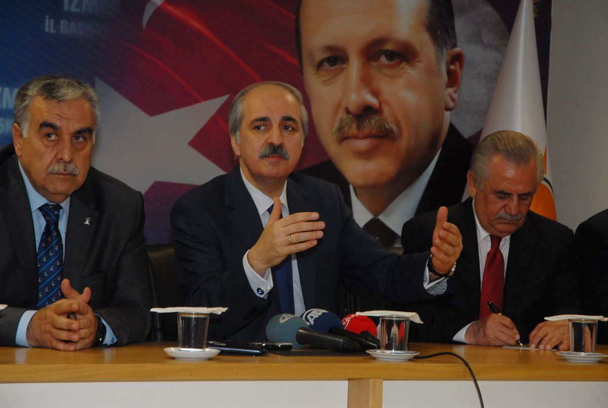 AK Parti Genel Başkan Yardımcısı Kurtulmuş'tan Yeni Anayasa Resti