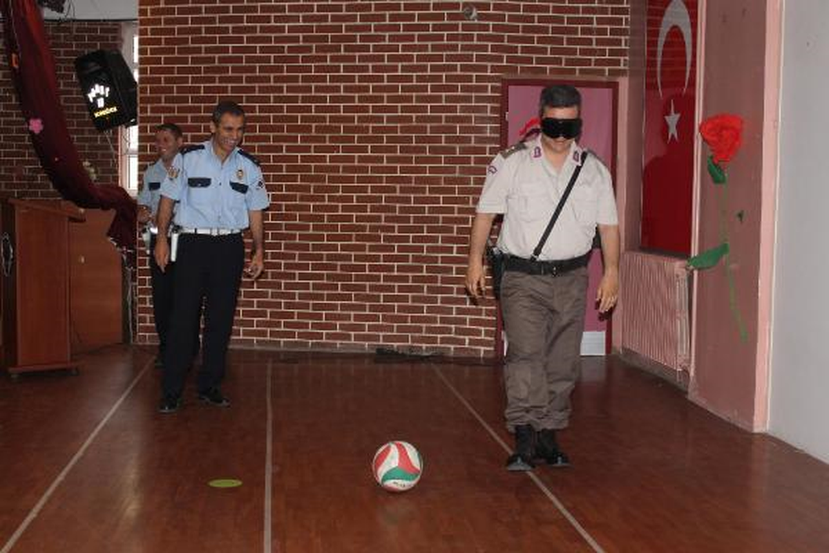 \'Alkol Gözlüğü\' Testi Kahkahaya Boğdu